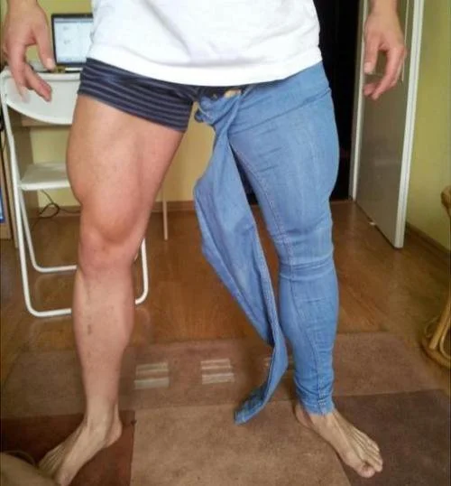 bodybuilder in skinny jeans
