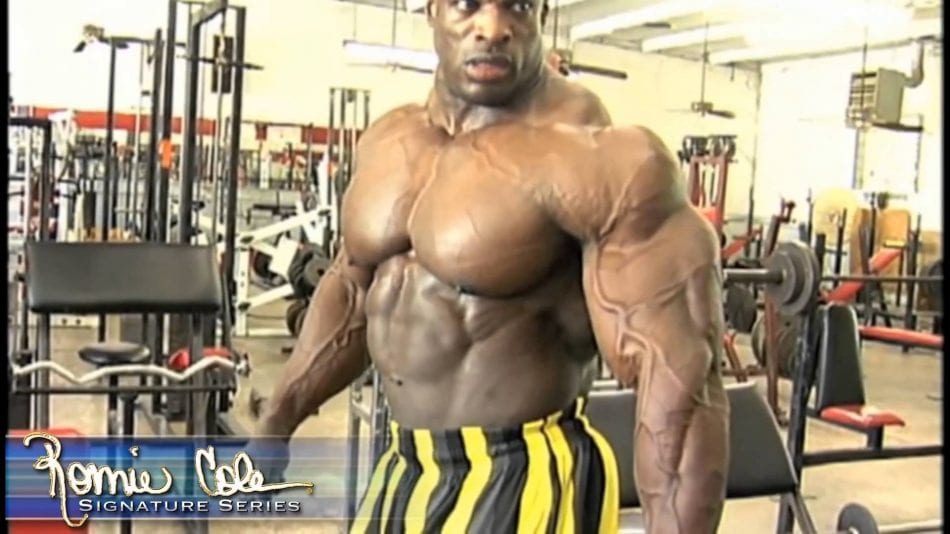 ronnie coleman looking like a statue