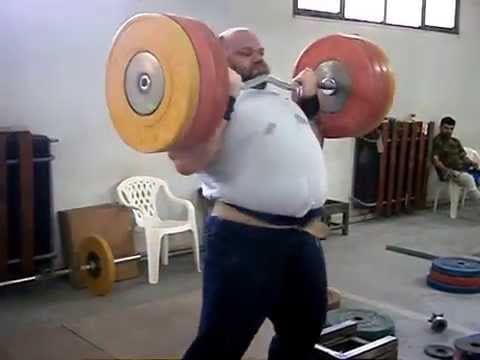 Huge Guy Curls 308lbs 5 Reps Like It Is Nothing